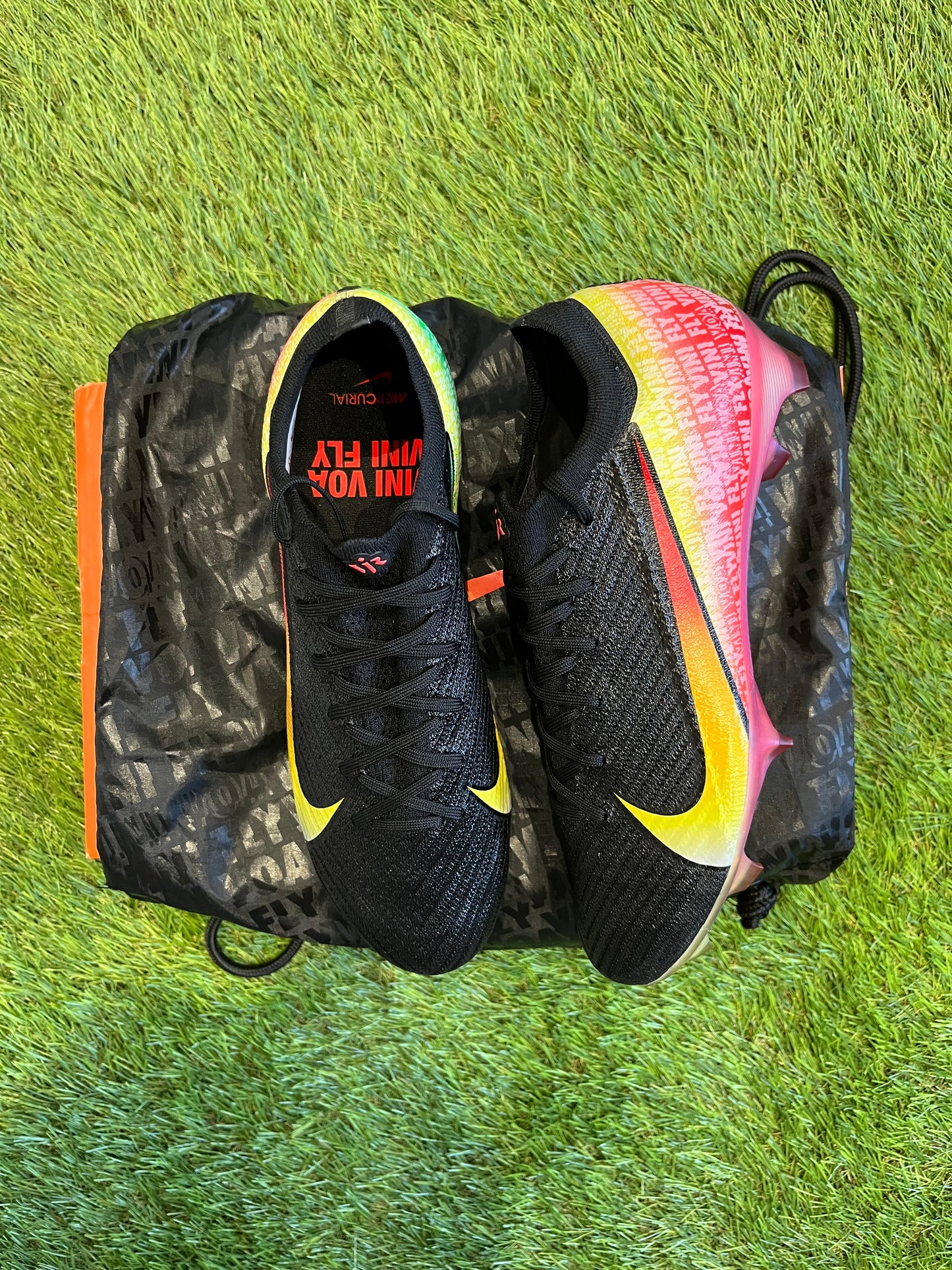 Nike vini football boots