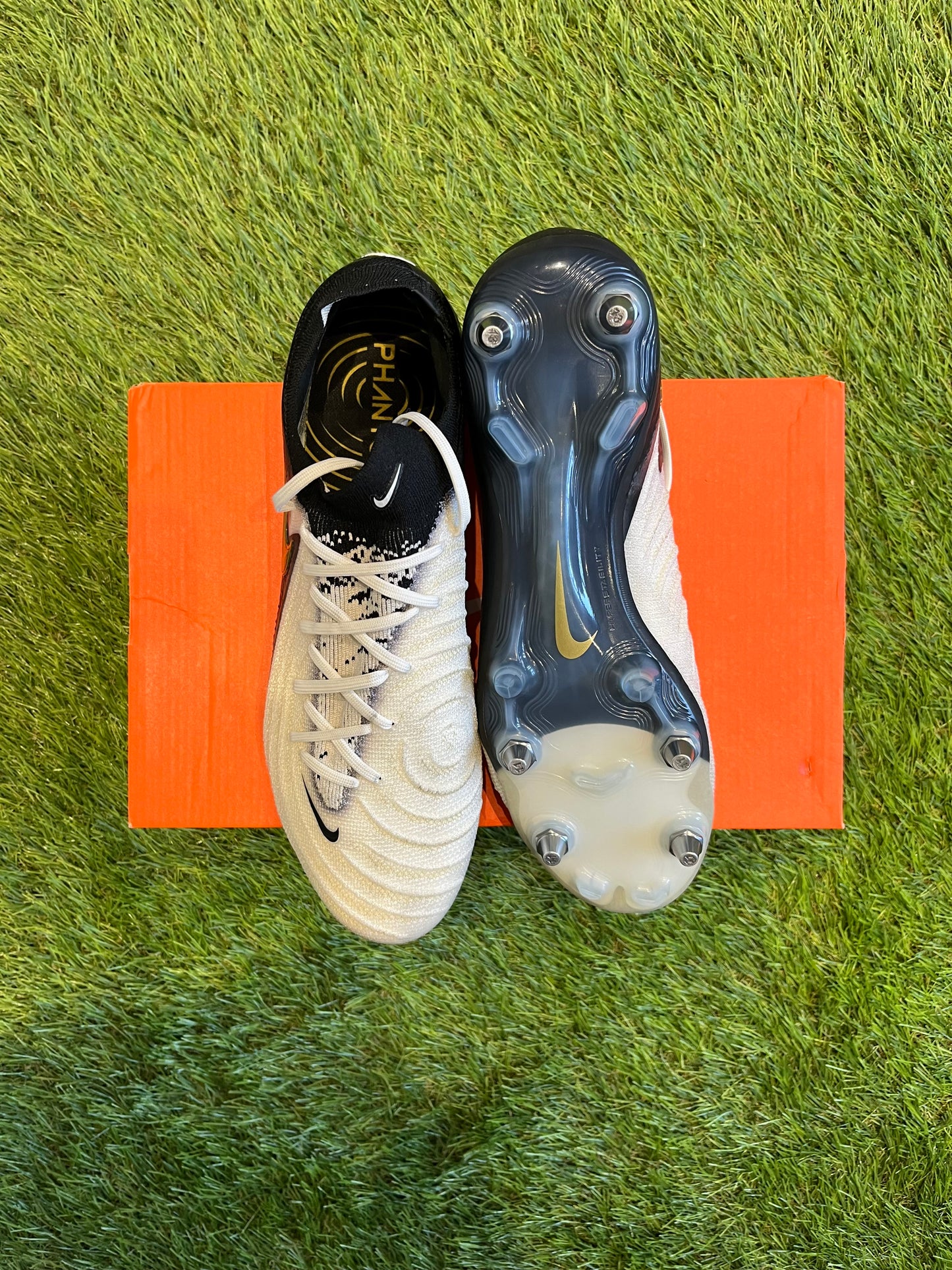 Nike phantom elite